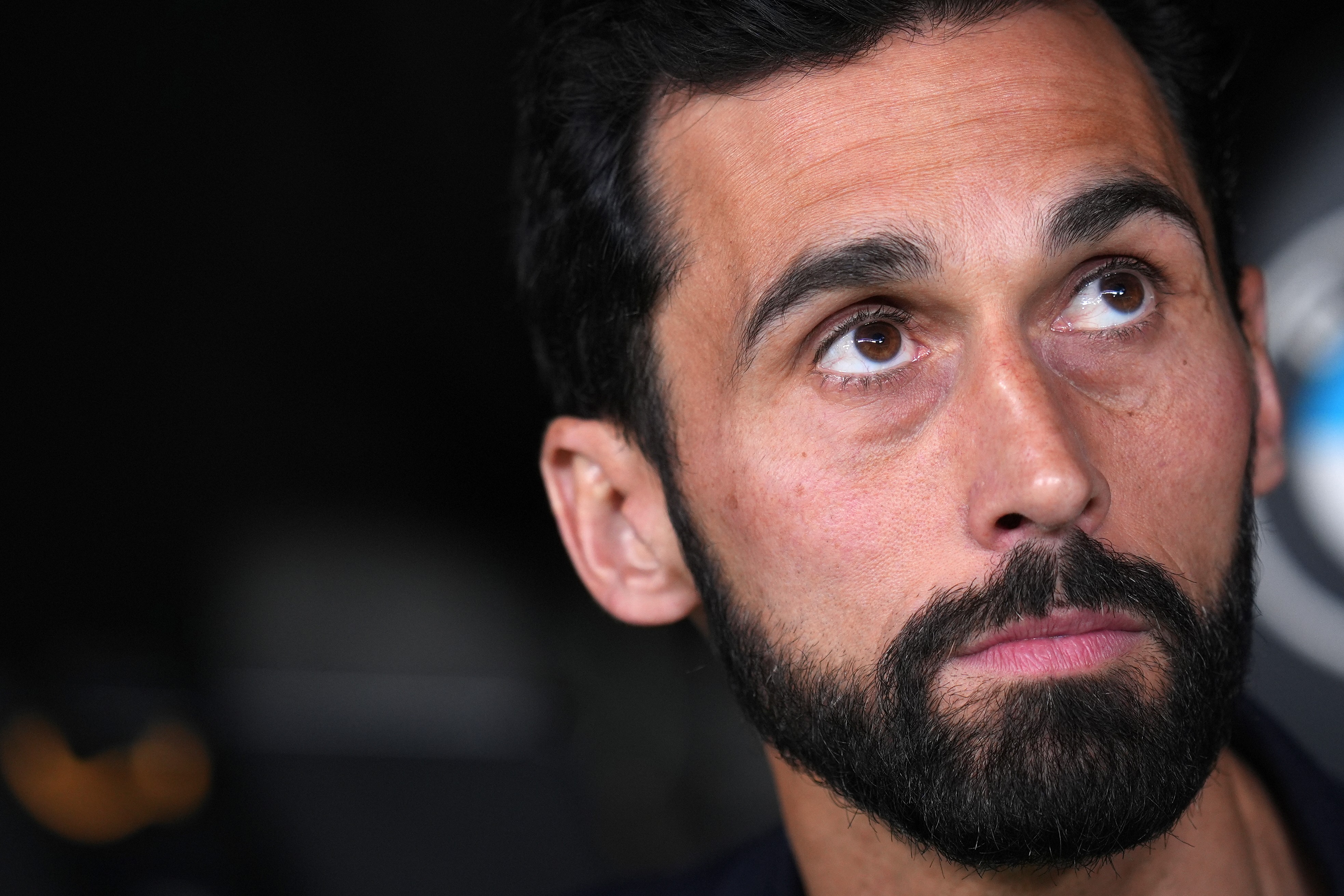 Benfica says Mourinho has agreed a move to Real Madrid after Arbeloa departure announced