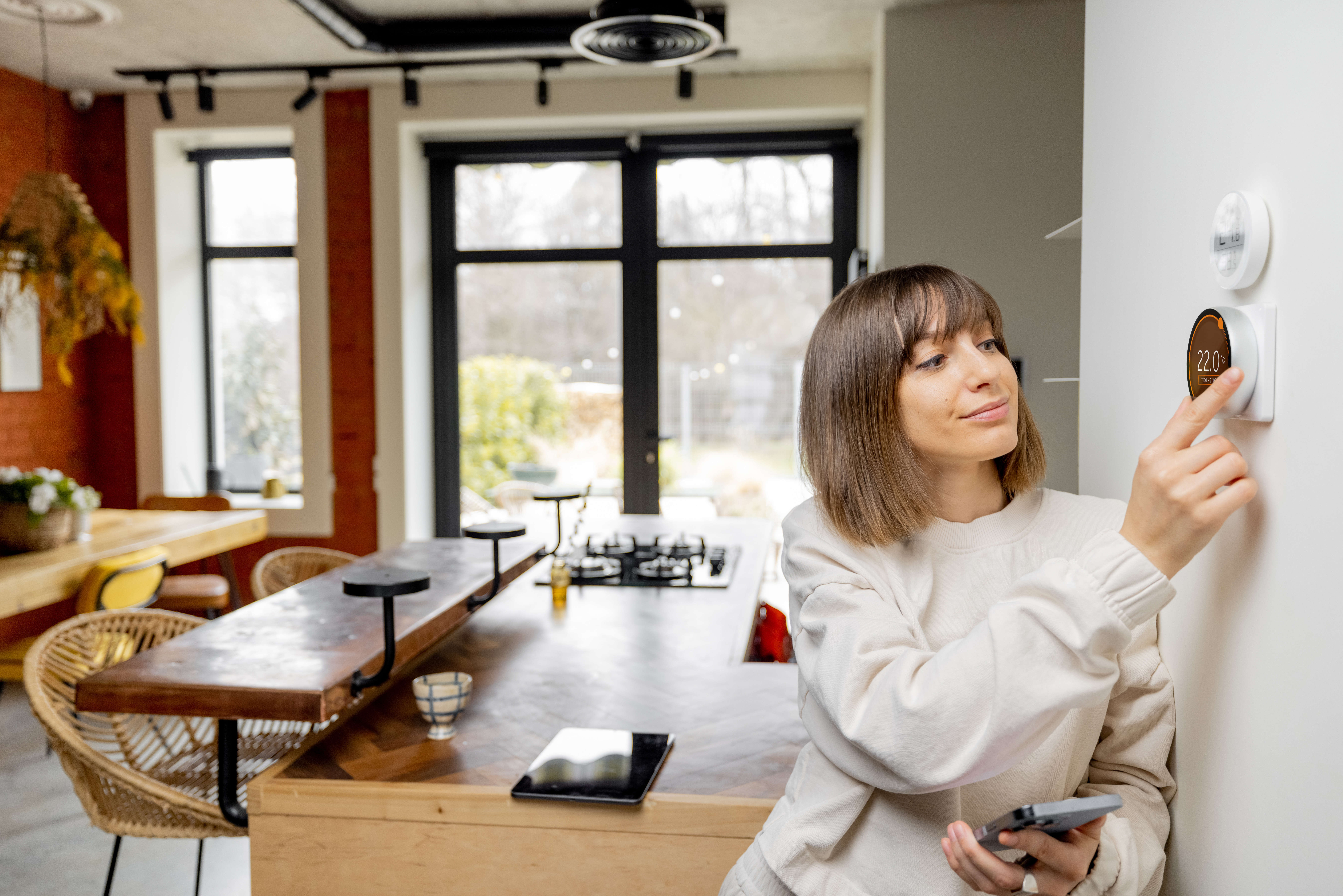 Is It better to leave your thermostat at one temperature all day?