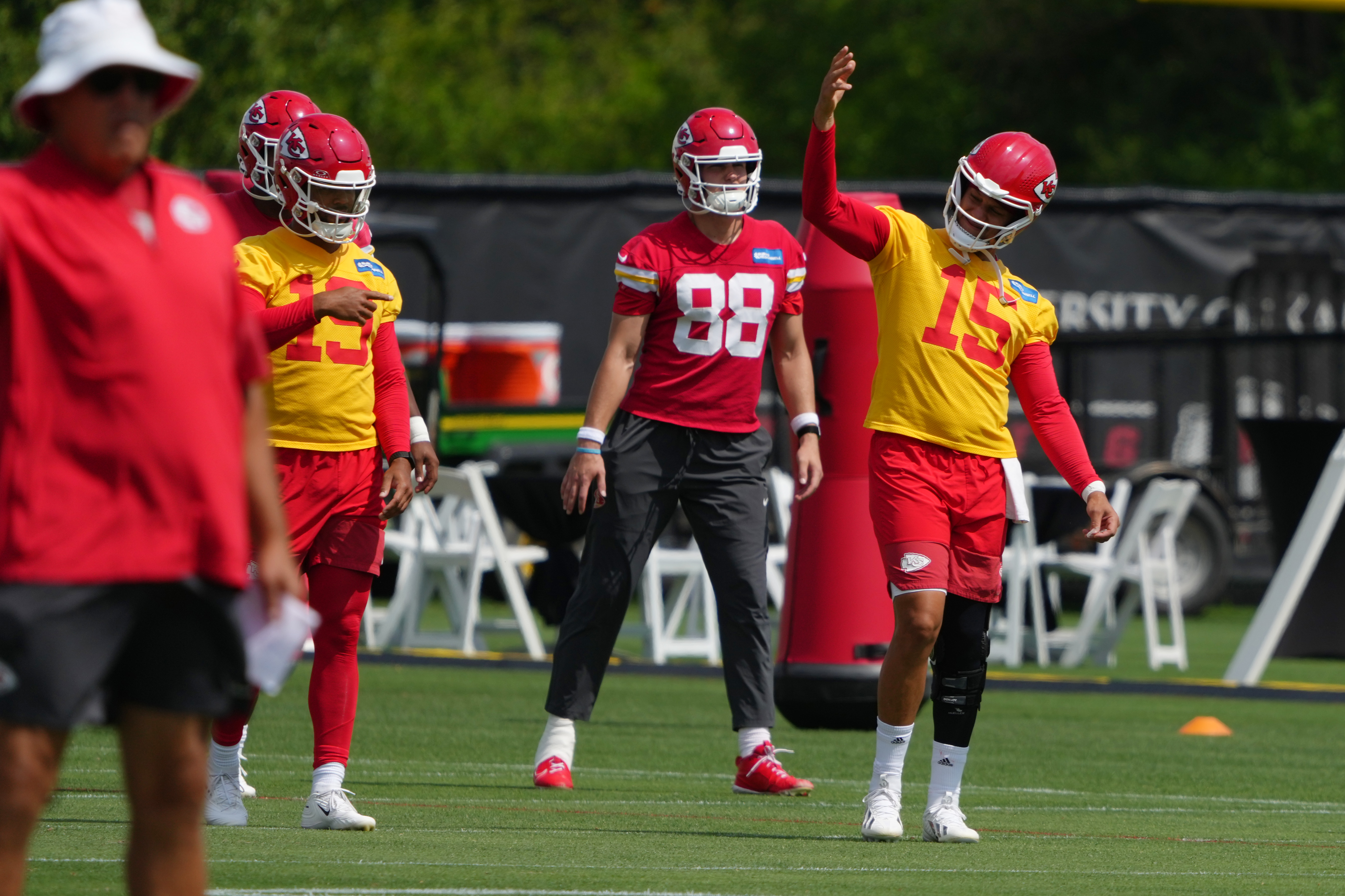 Chiefs lock in Patrick Mahomes through 2033 with a $504.75M reworked deal, AP source says