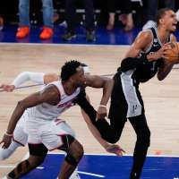 Victor Wembanyama misses 2 late free throws in NBA Finals Game 4 as Spurs get pushed to the brink