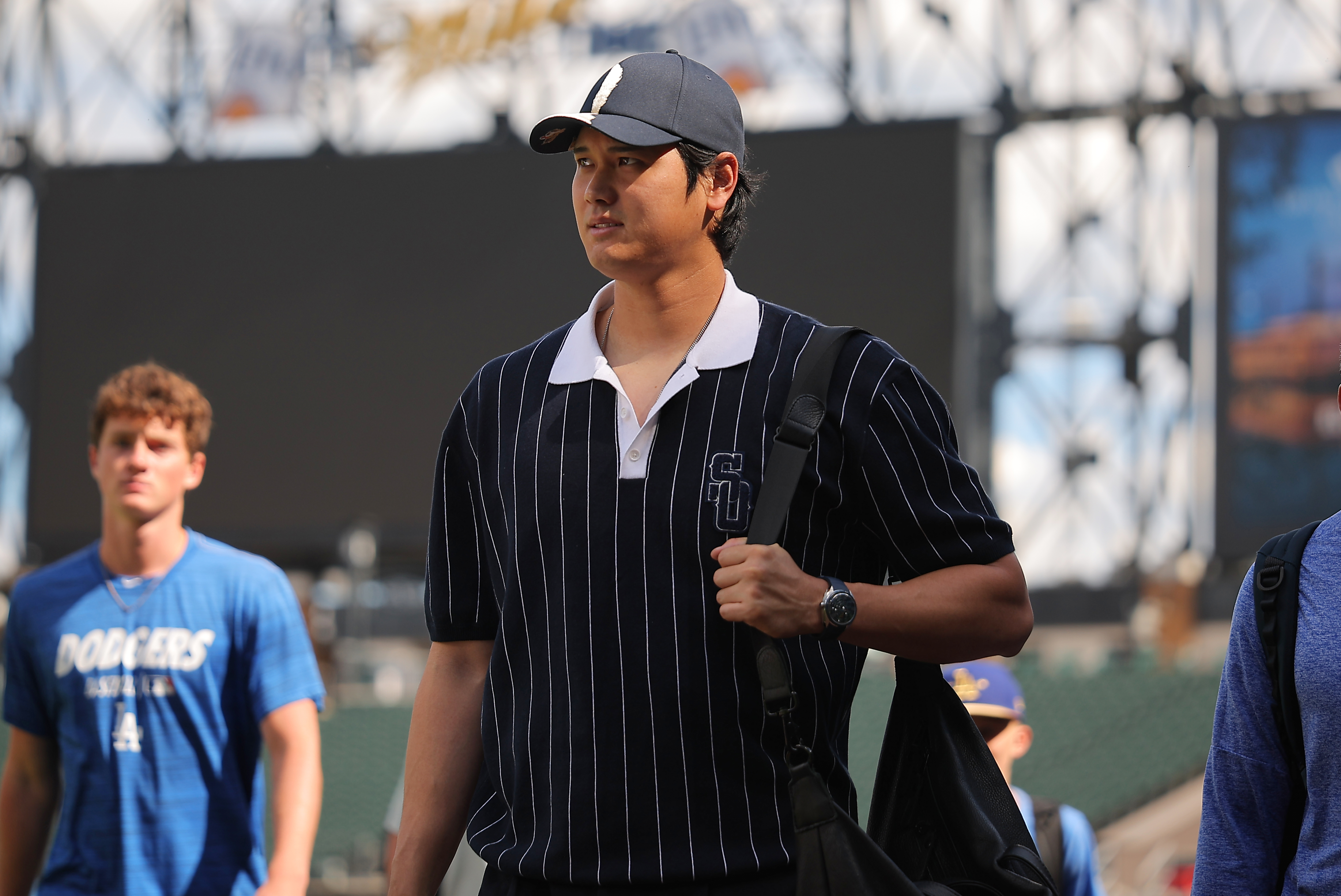 Dodgers star Shohei Ohtani out of the lineup against White Sox because of knee soreness