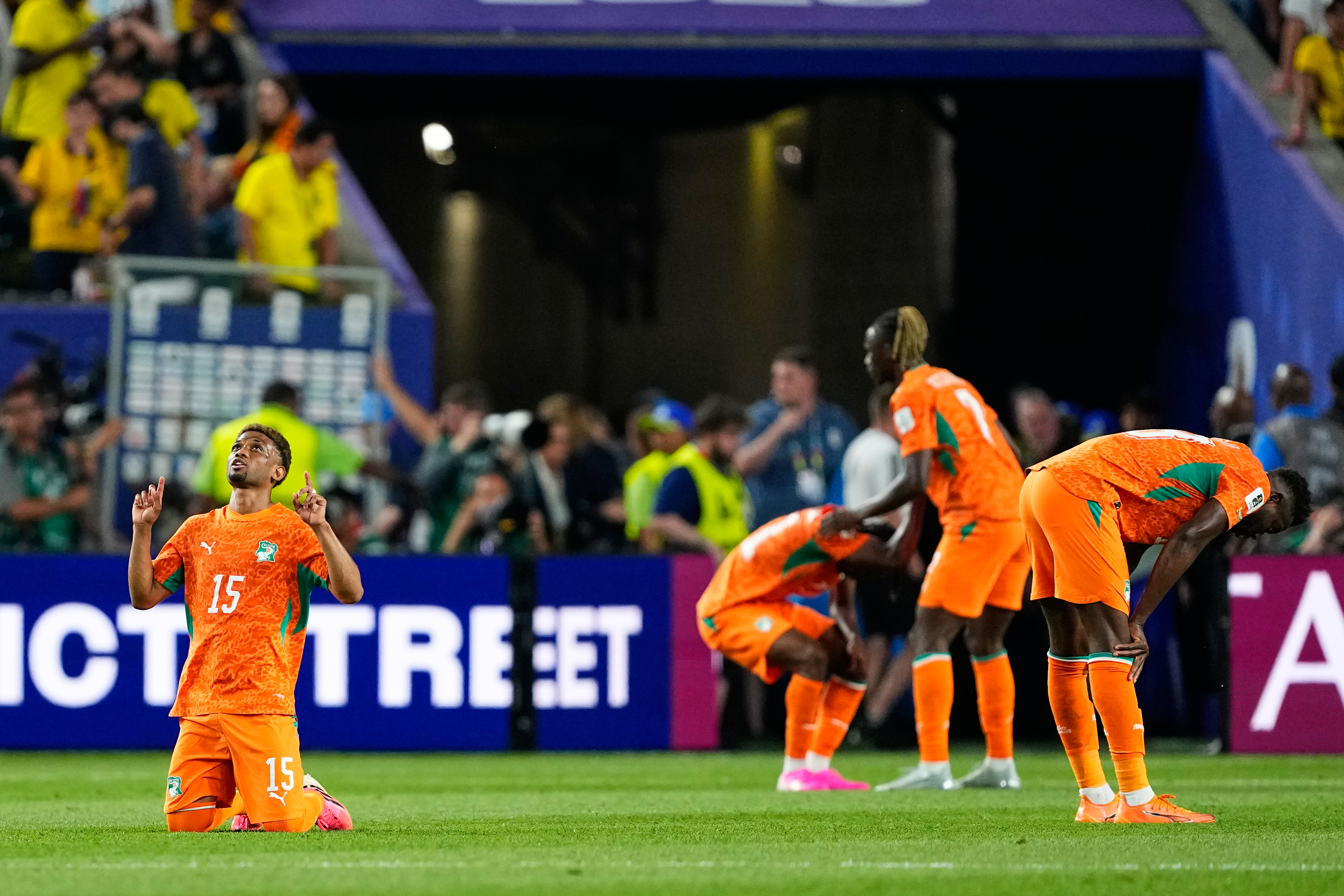 Amad Diallo scores in the 90th minute to lift Ivory Coast past Ecuador 1-0 in the World Cup