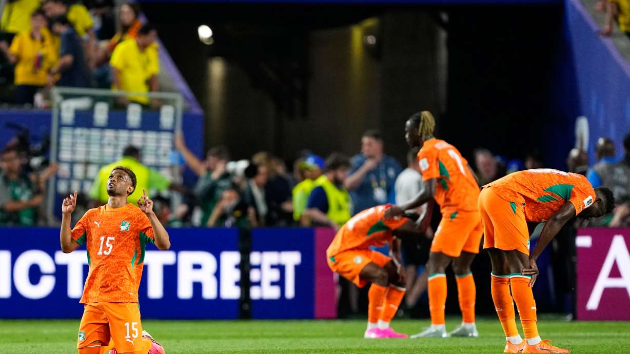 Ivory Coast's Amad Diallo (15) reacts with teammates following their World Cup Group E soccer match win over Ecuador in Philadelphia, Sunday, June 14, 2026.