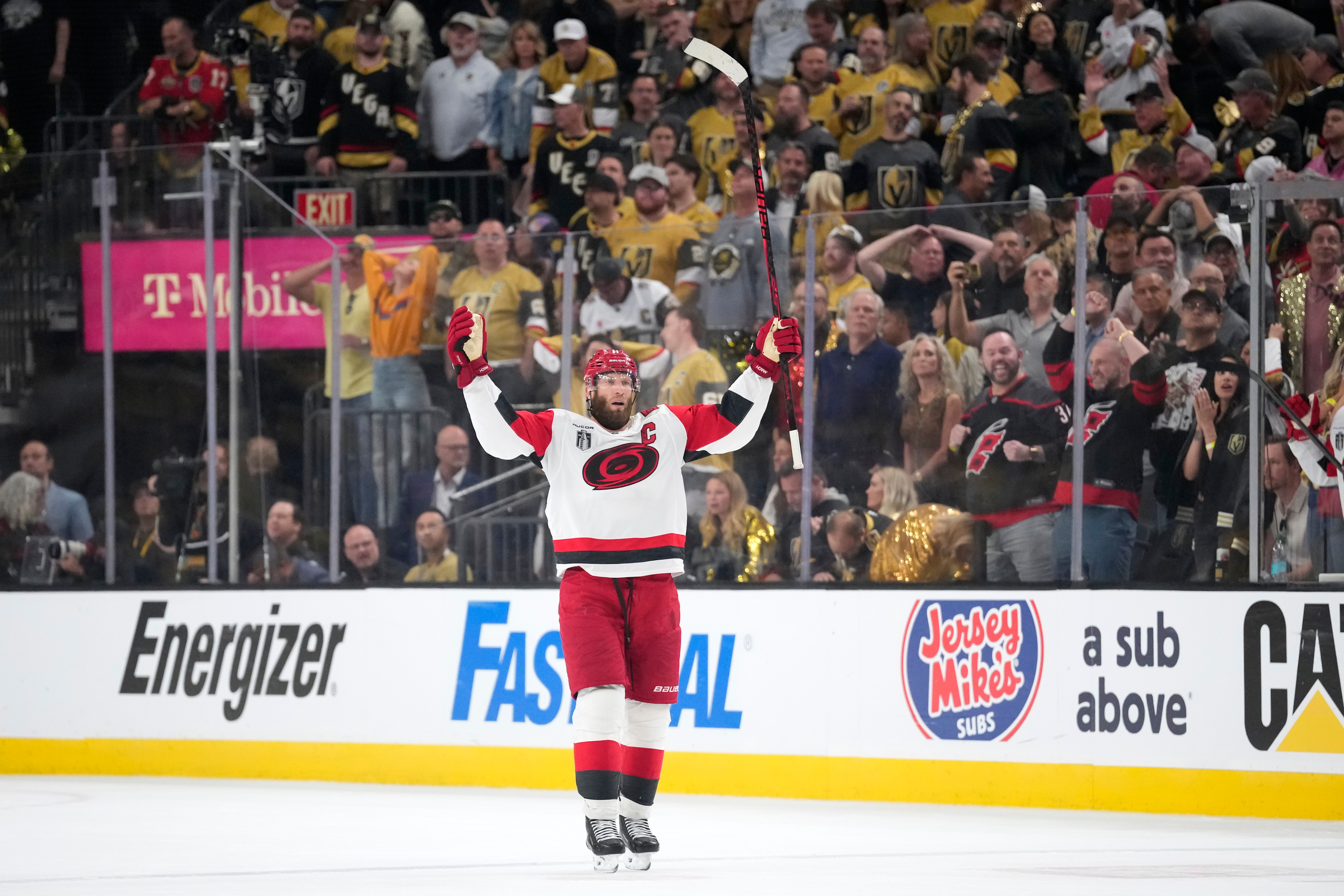 Carolina's Jordan Staal wins the Conn Smythe Trophy as playoff MVP, oldest on record at age 37