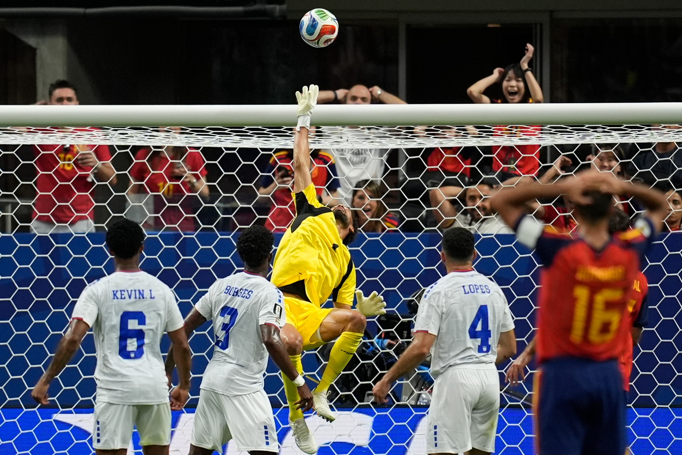 Cape Verde stuns Spain with a surprising 0-0 draw in the country's World Cup debut