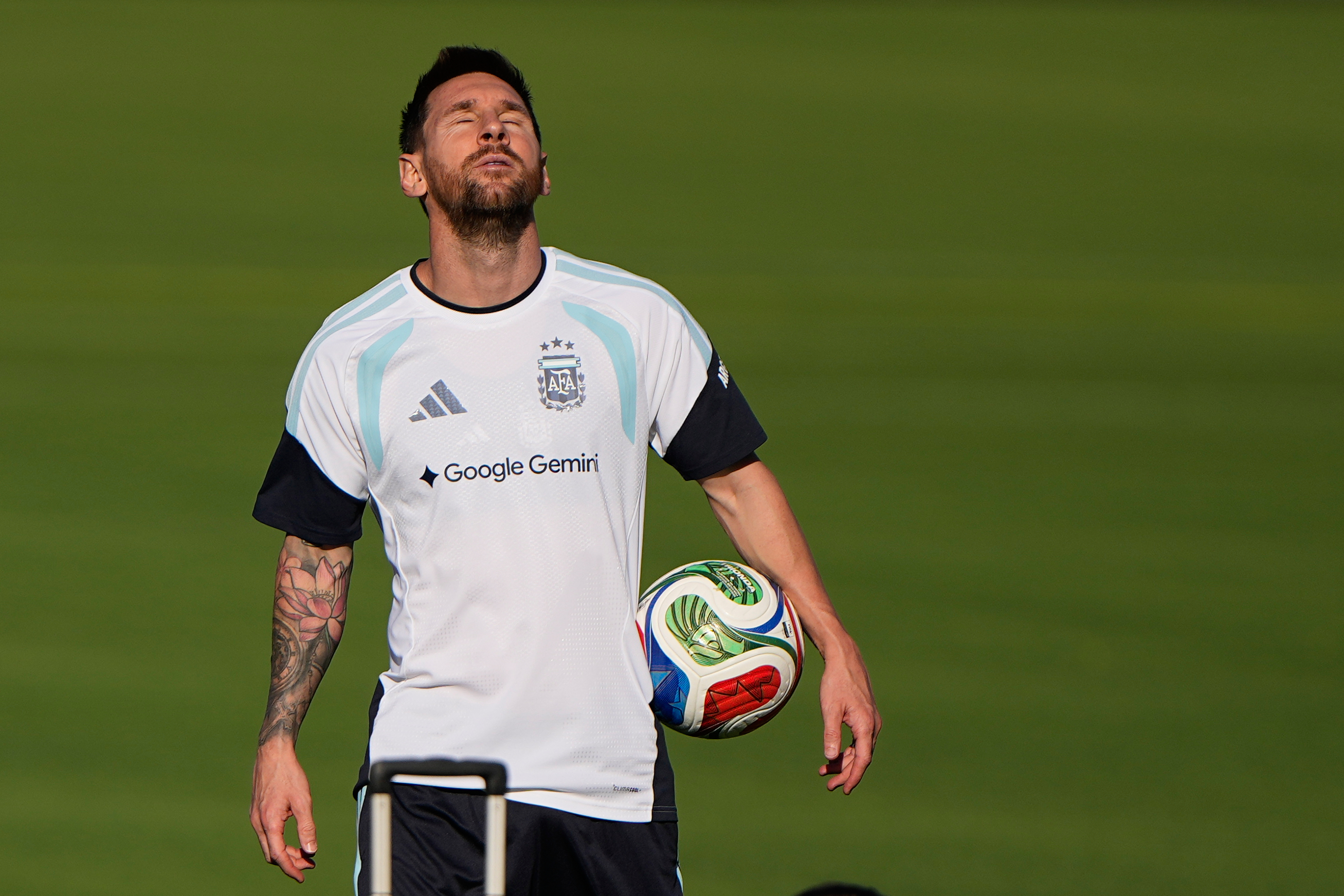 Scaloni: 'The whole planet' awaits Messi's 200th cap as Argentina opens World Cup against Algeria