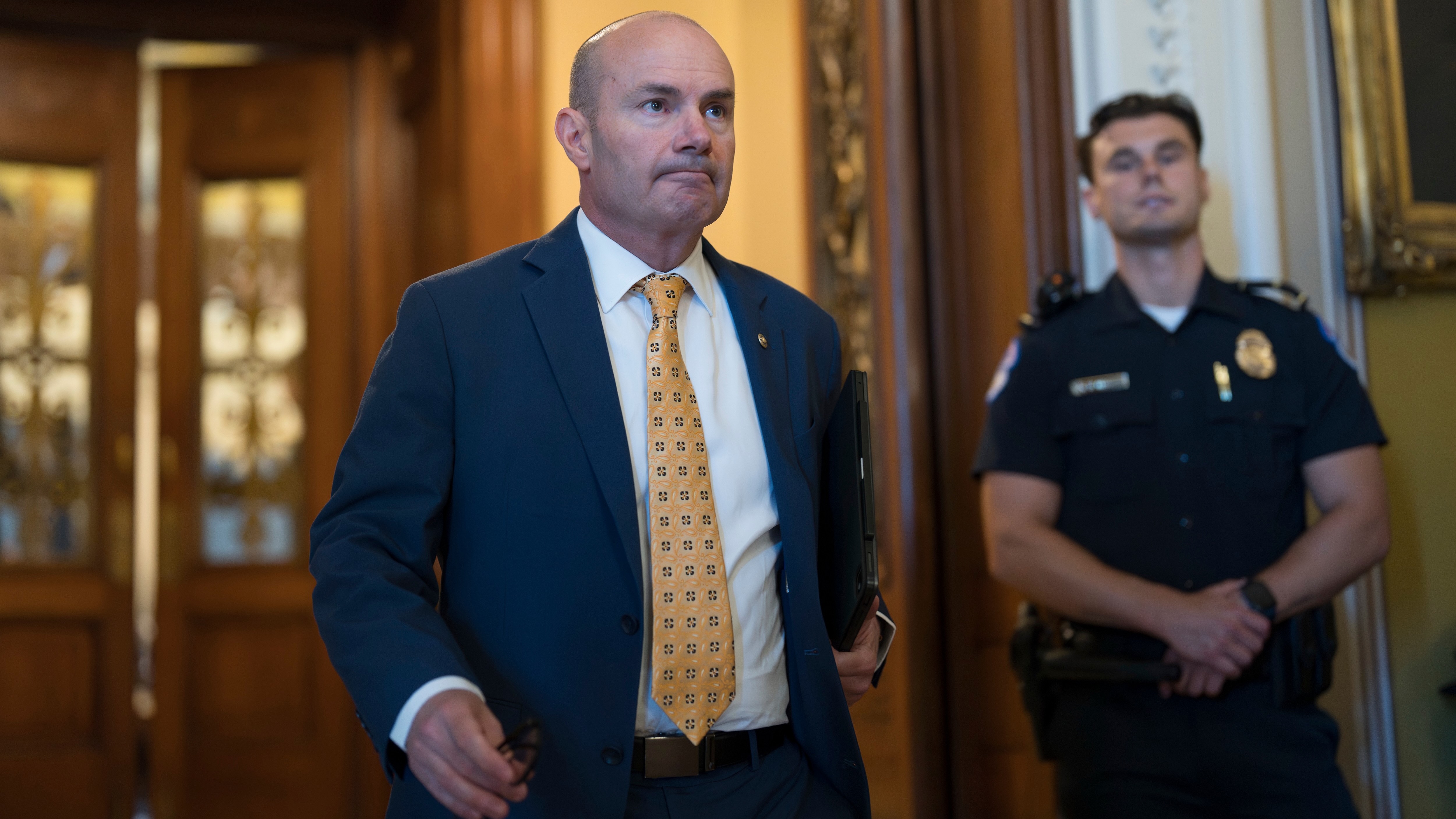 Mike Lee pursuing bill to bolster fines on immigrants in the country illegally, their employers