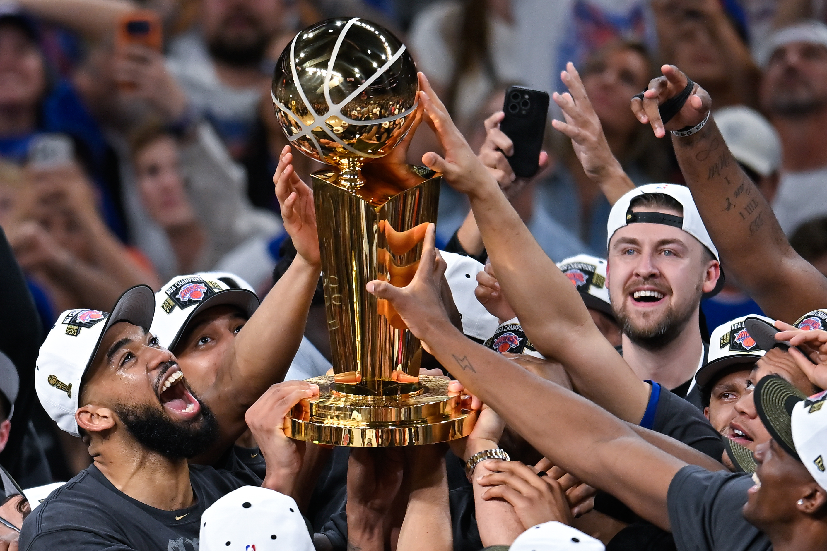 New York Knicks parade brings generations of fans into the streets