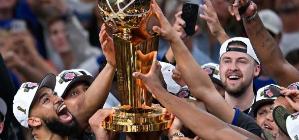 New York Knicks parade brings generations of fans into the streets