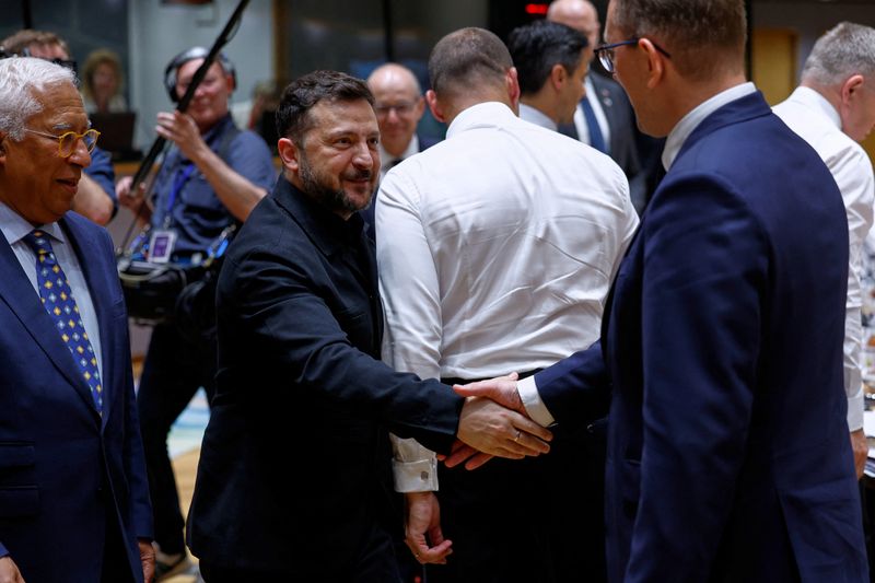 Zelenskyy taps new defense chief in bid to quell political crisis