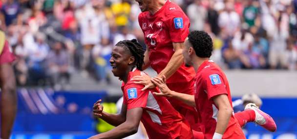 Johan Manzambi scores two as Switzerland beats Bosnia-Herzegovina 4-1 at the World Cup