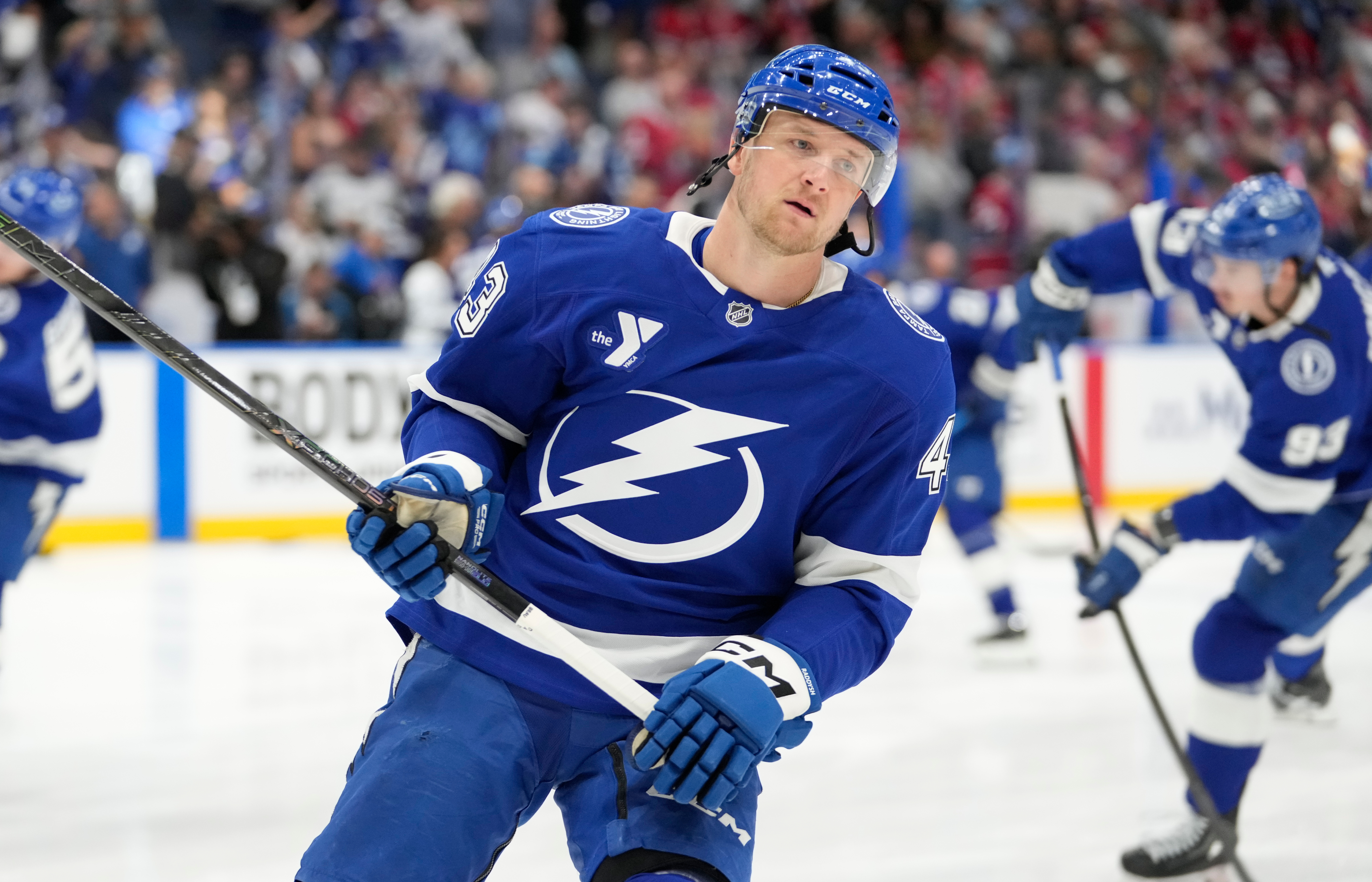 Leafs acquire Darren Raddysh from Lightning and sign him to an 8-year contract
