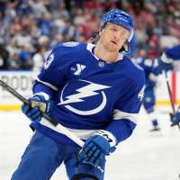 Leafs acquire Darren Raddysh from Lightning and sign him to an 8-year contract
