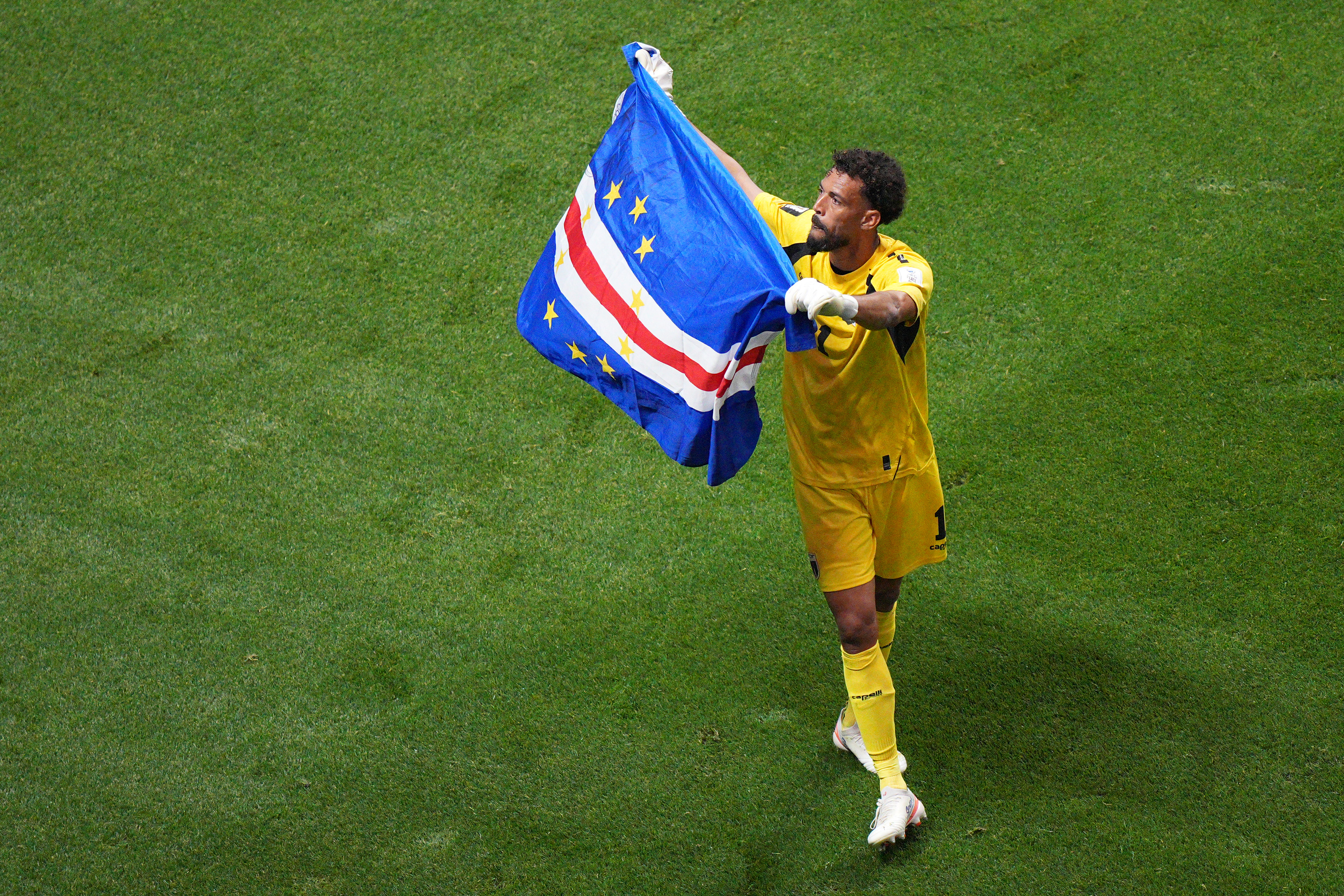 Cape Verde's star goalkeeper Vozinha gets a family boost before Uruguay clash