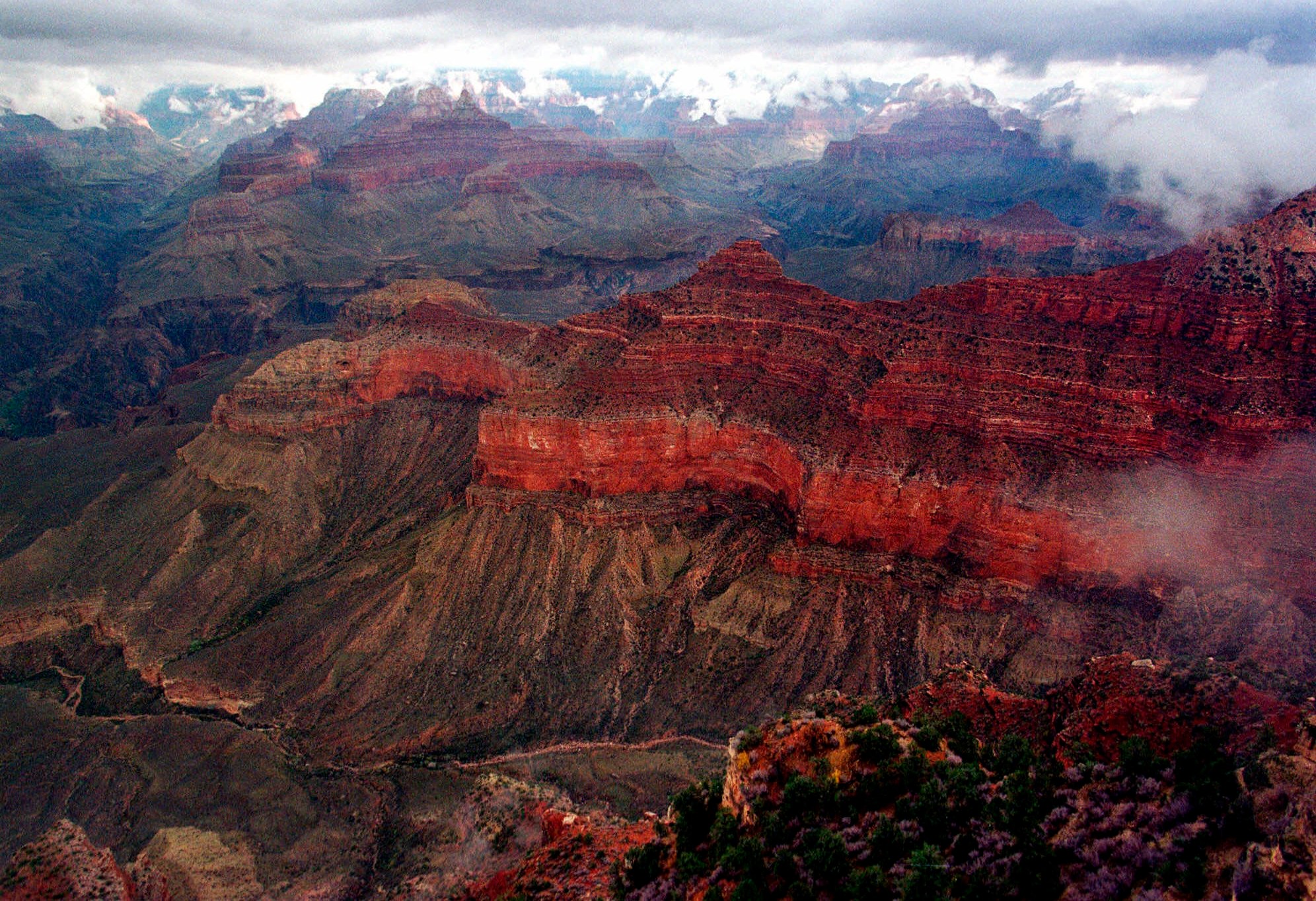 3 hikers die of suspected heat-related illness during rising temperatures at Grand Canyon