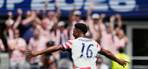 US beats Australia 2-0 to advance to World Cup knockout round