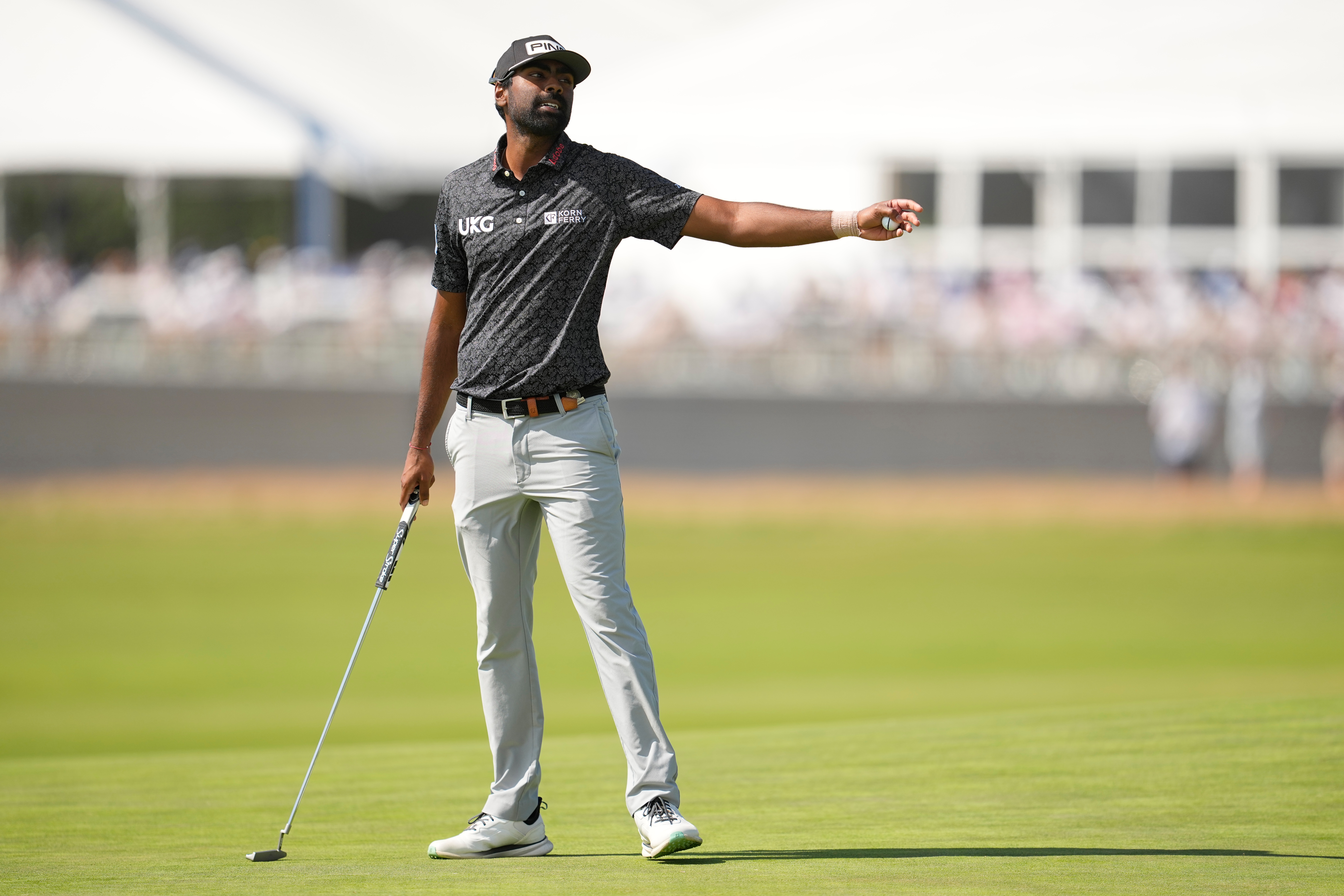 A 'Who's That?' list of dreamers joins Scheffler in 2nd at the US Open, needing to make up 6 shots