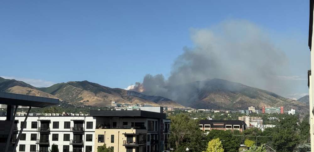 U. students told to shelter in place as fire continues to burn near Red Butte Canyon