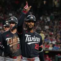 Buxton hits grand slam in Twins' 10-run 5th inning against Diamondbacks