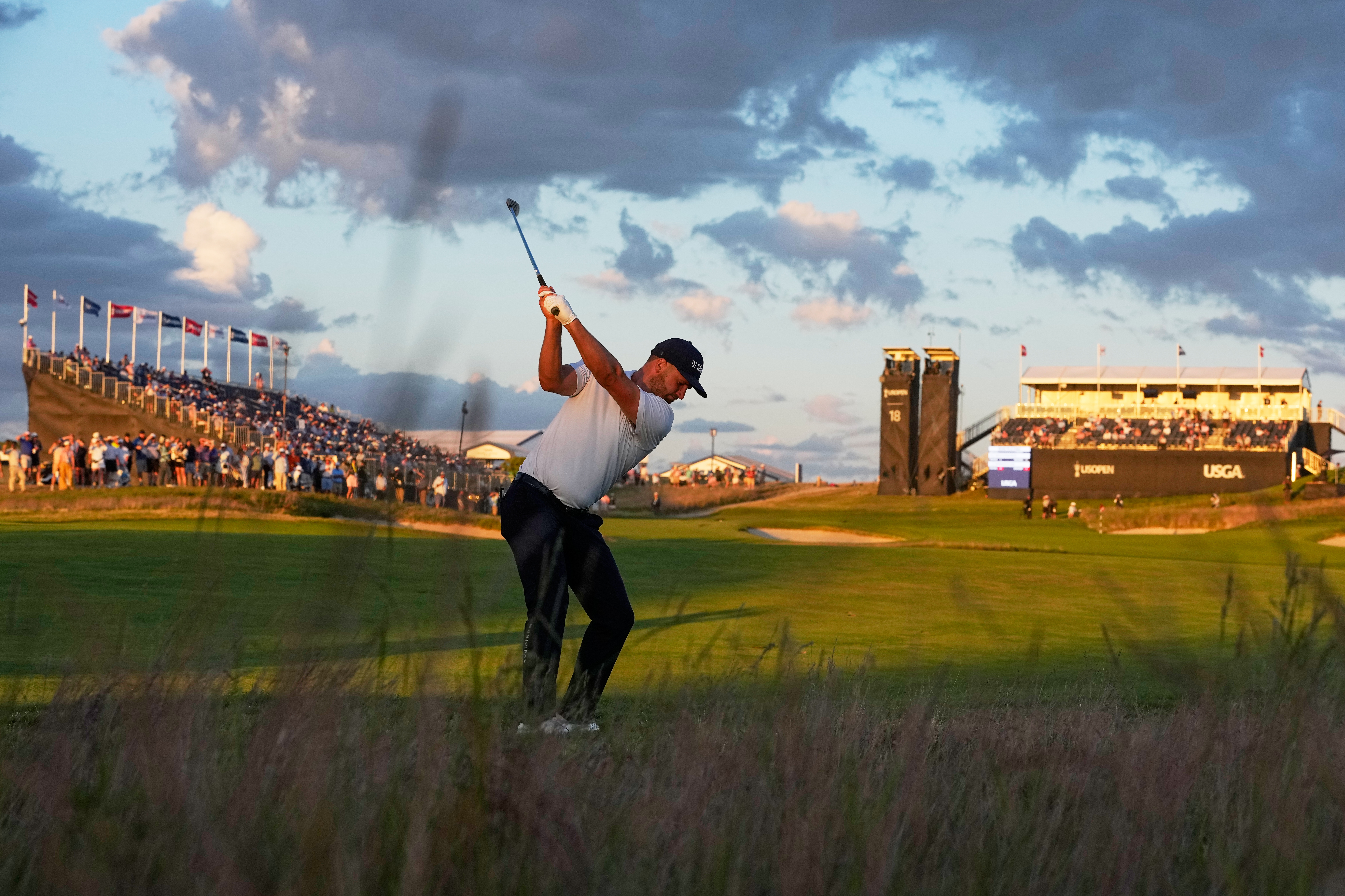 Wyndham Clark avoids record collapse and holds on to win the US Open