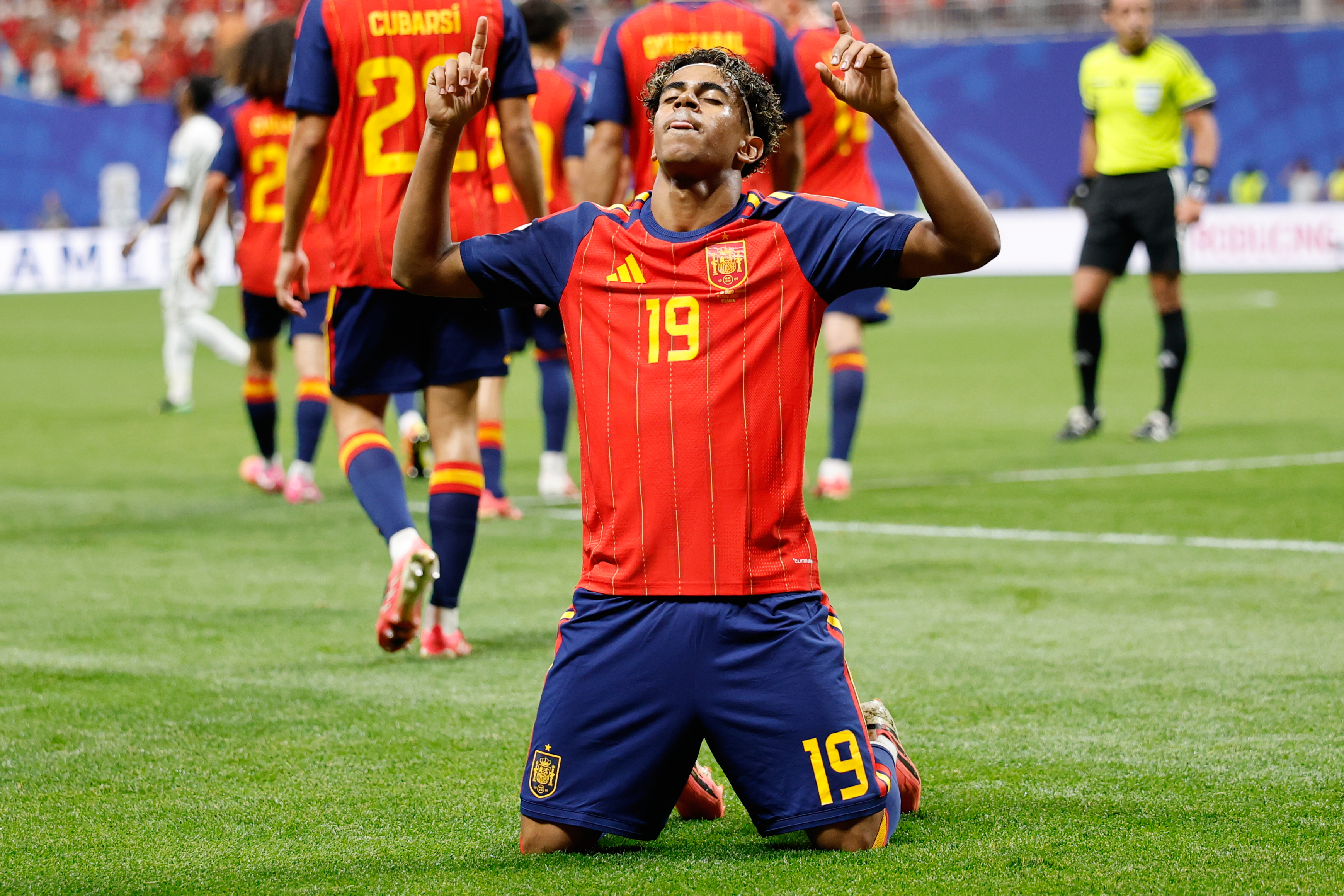 Spain star Lamine Yamal scores 10 minutes into his first World Cup start and gives Spain lift off