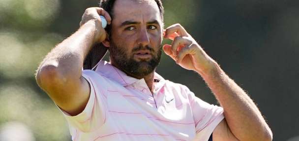 Scheffler gets some help from Clark, but can't take advantage at the US Open