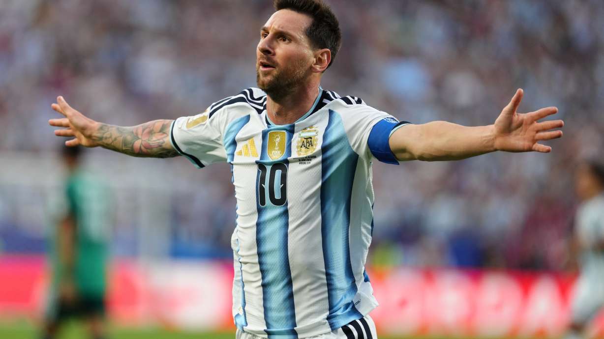 Argentina's Lionel Messi (10) celebrates after scoring the opening goal during the World Cup Group J soccer match between Argentina and Algeria in Kansas City, Mo., Tuesday, June 16, 2026.