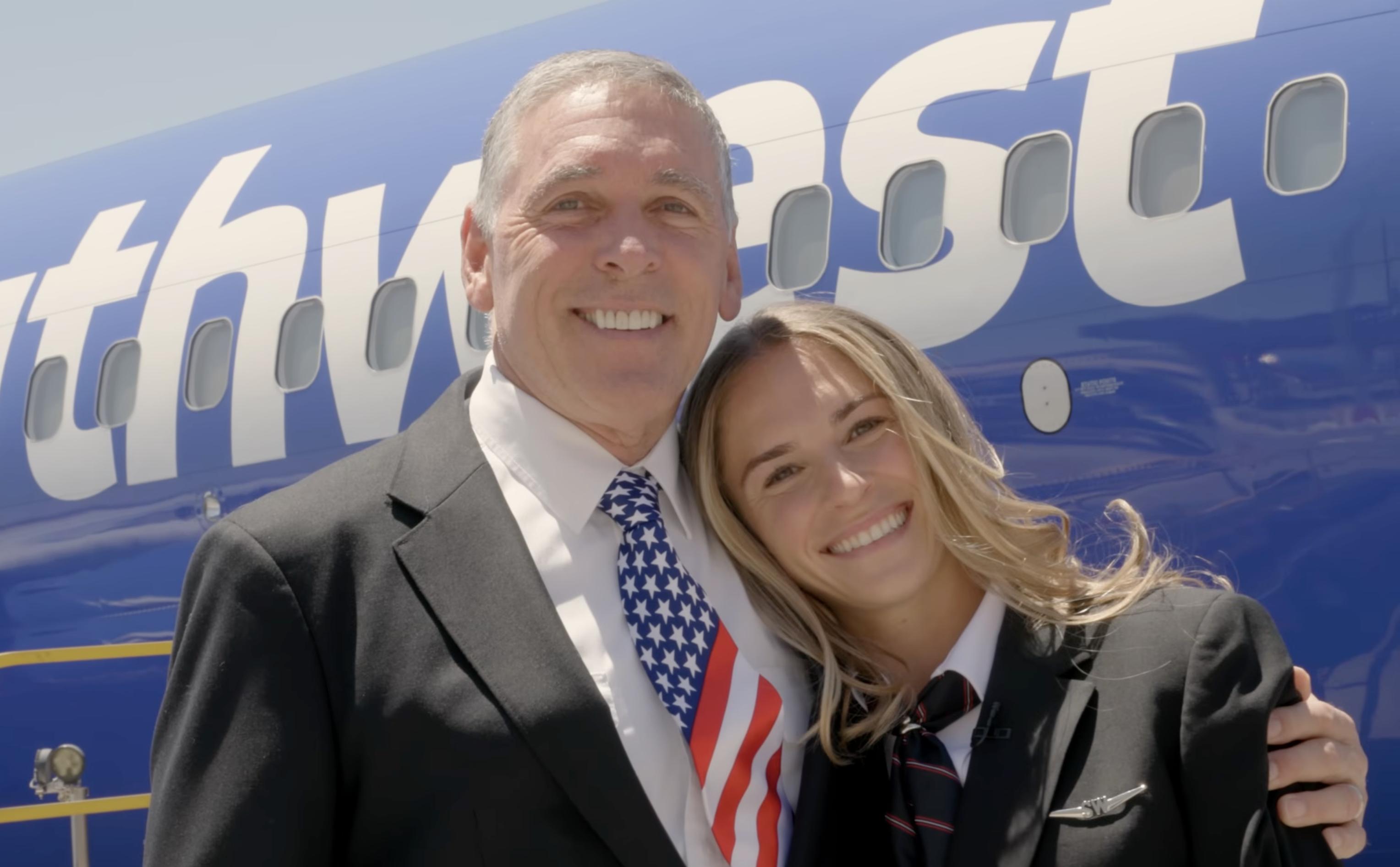 Have You Seen This? Pilot celebrates final flight with daughter as co-pilot