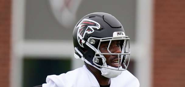 Falcons agree to $54 million, 3-year deal that makes Kyle Pitts Sr. 1 of NFL's top paid tight ends
