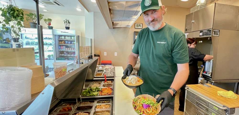 Ogden restaurateur promotes healthy eating with $3.95 curry bowls