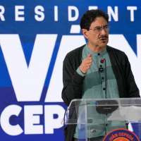 Trump-endorsed de la Espriella declared winner of Colombia's presidential runoff election