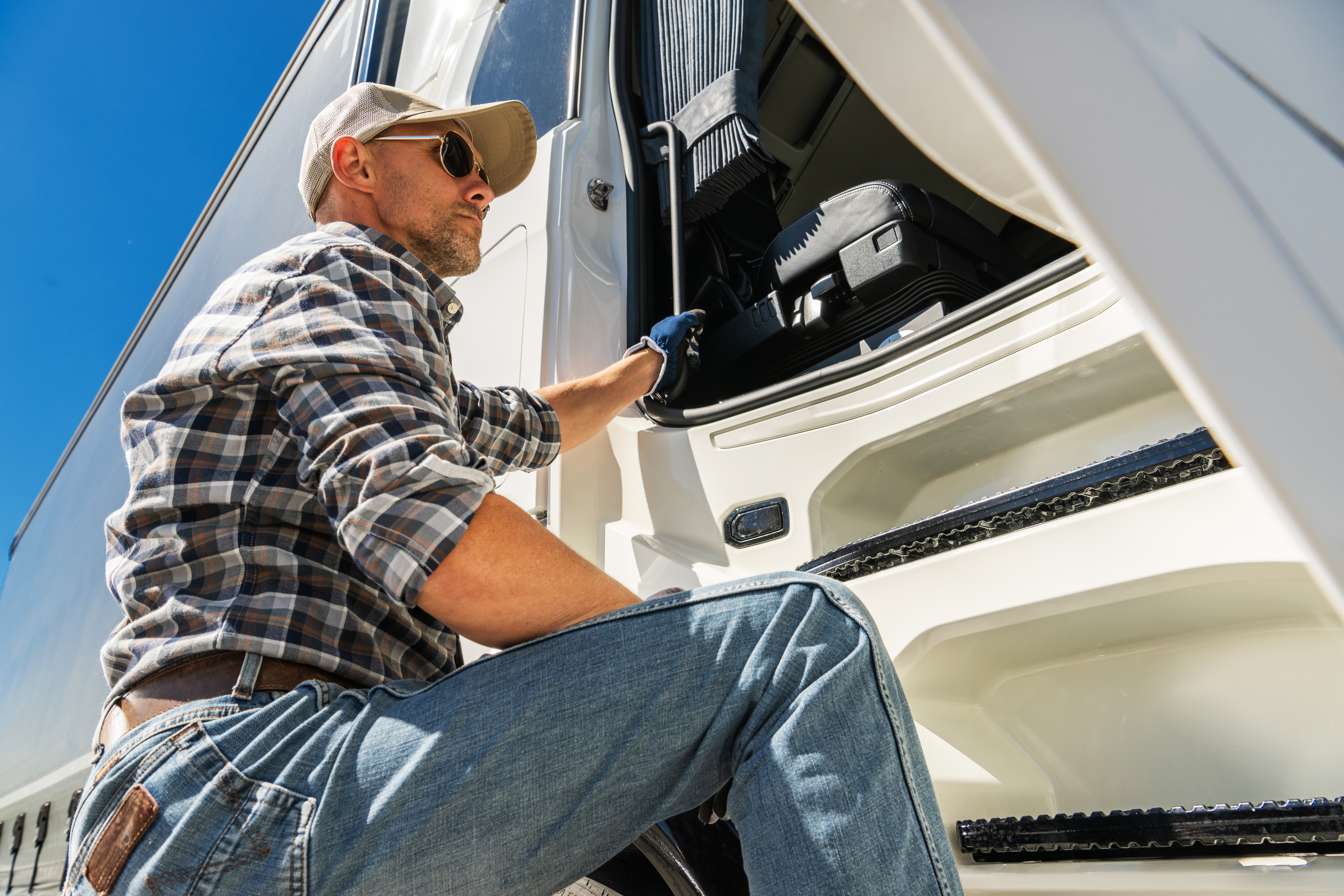 The shocking truth about trucking: Why 90% of new drivers quit within a year