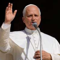 Pope Leo XIV receives World Series baseball from former White Sox catcher A.J. Pierzynski