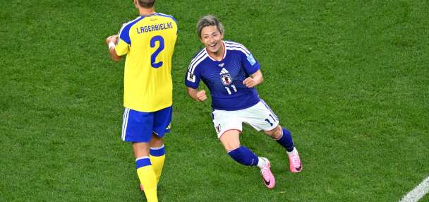 Japan and Sweden play to 1-1 draw as both advance to knockout round at the World Cup