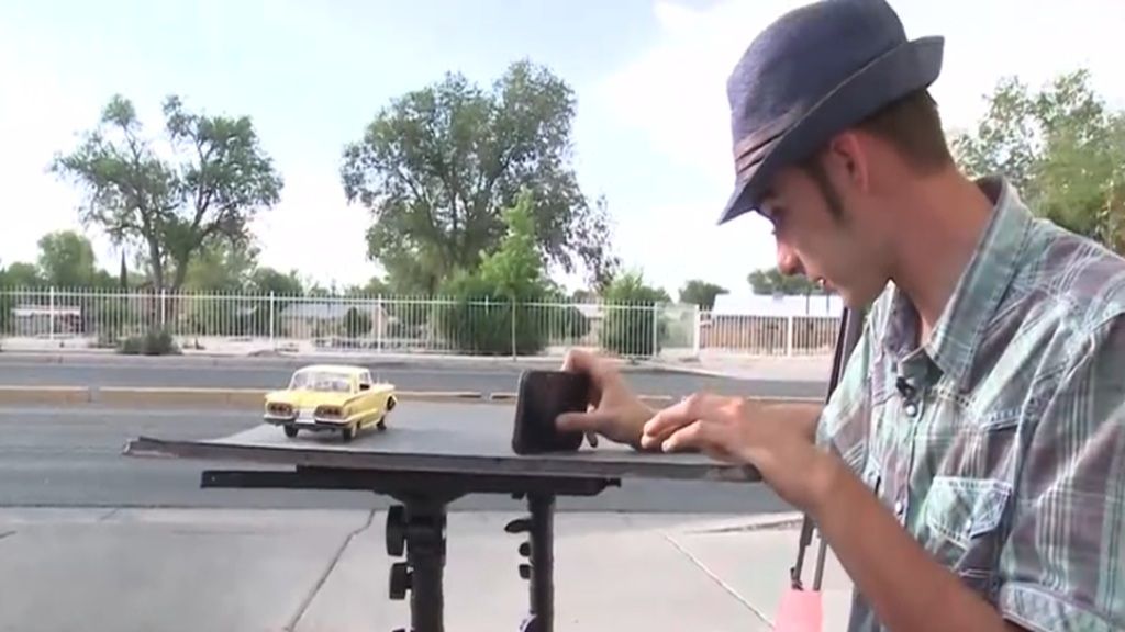 Teen photographer with autism showcases Route 66 centennial with model cars