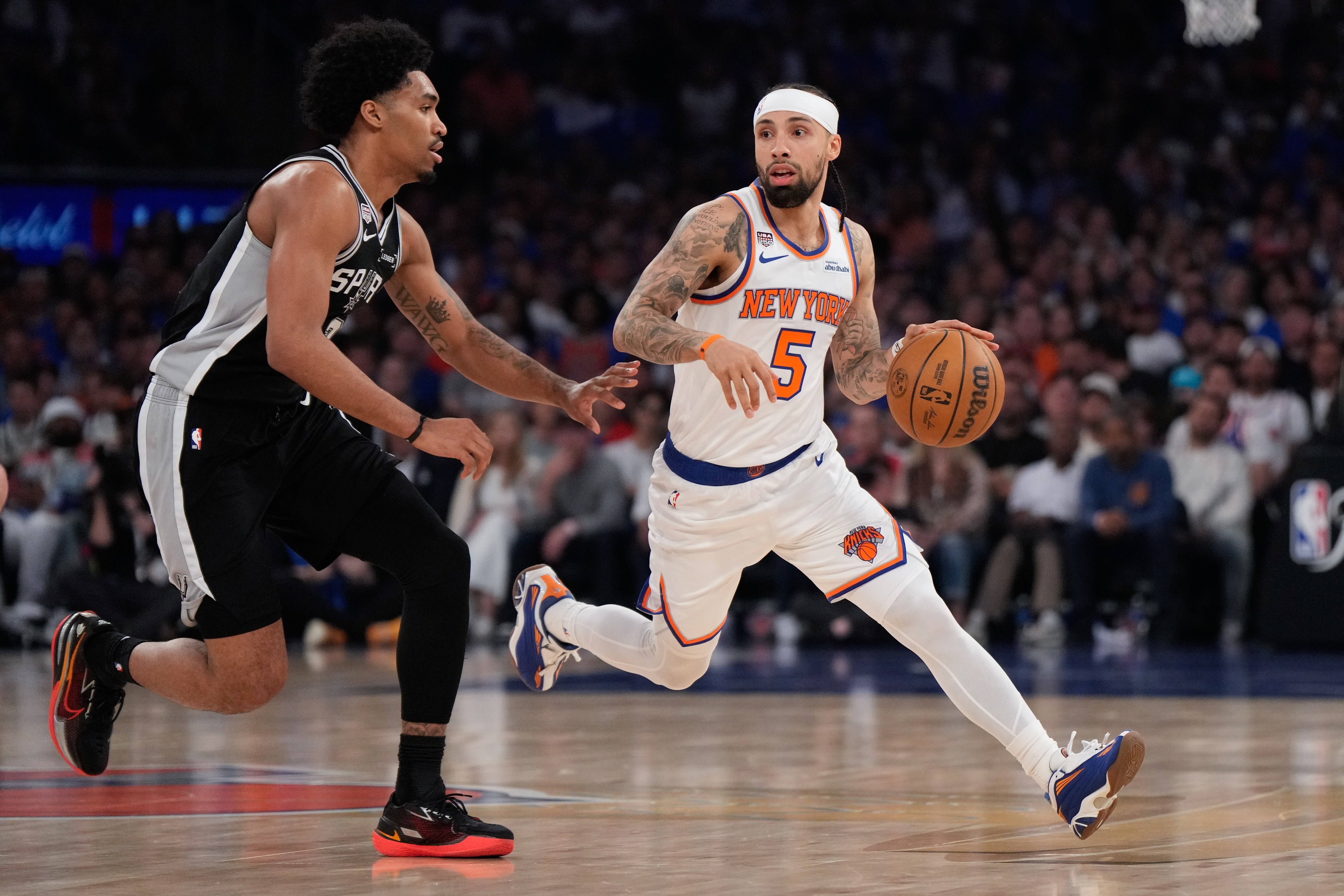 Jose Alvarado will return to the Knicks on a multiyear deal, AP source says