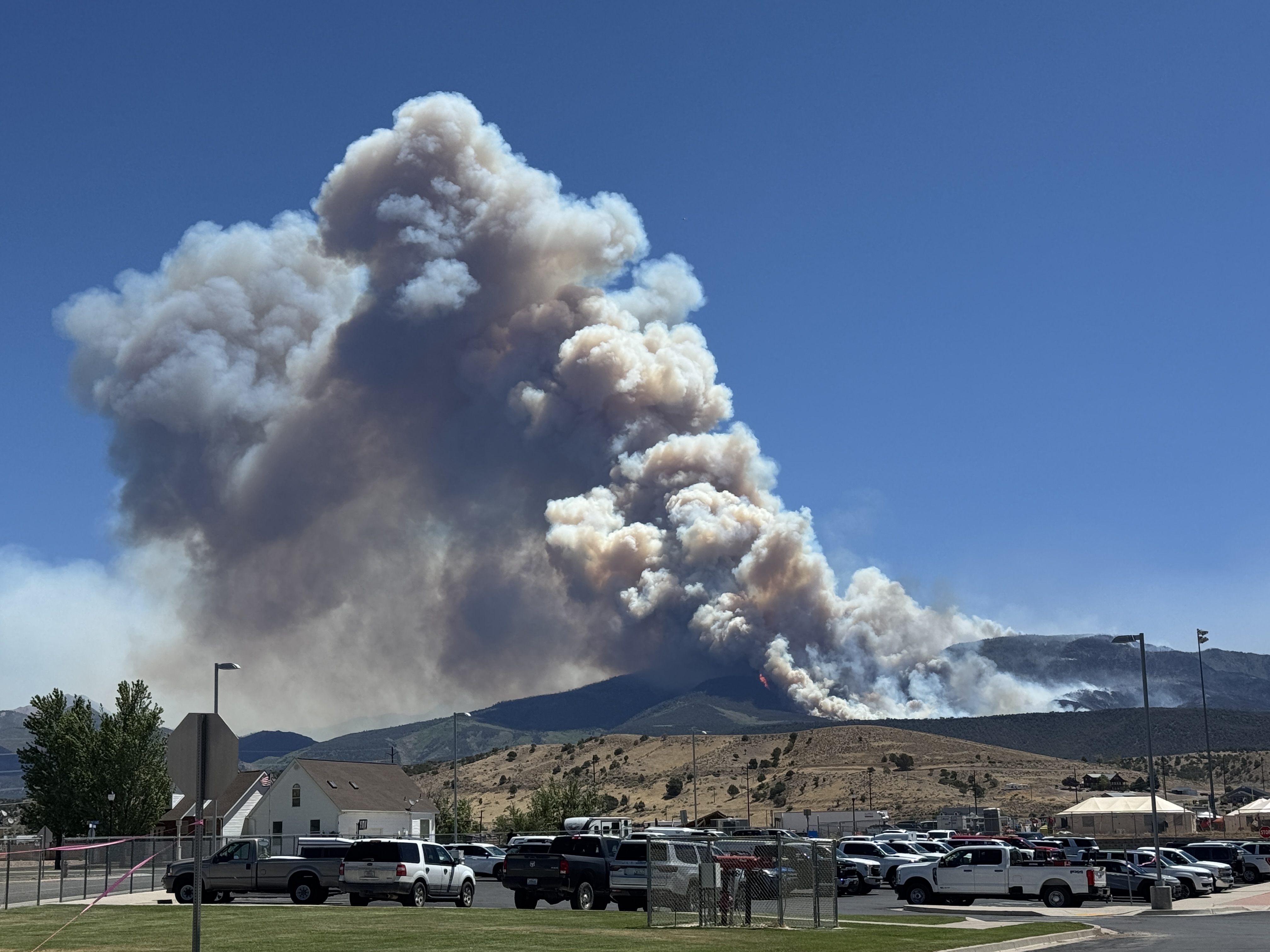 Firefighters proceed with caution against Cottonwood Fire amid PDS Red Flag Warning