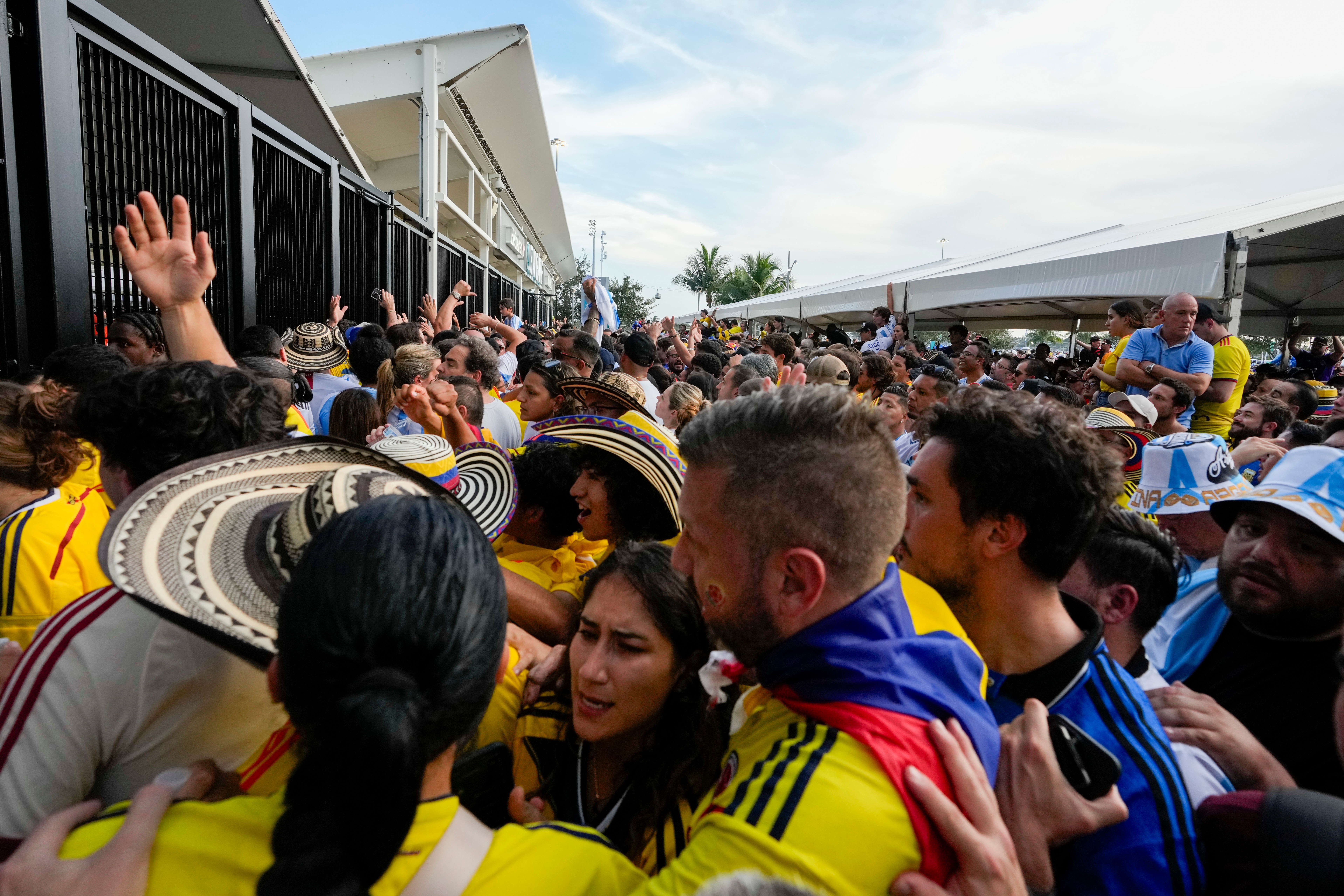 Colombia fans return to Hard Rock Stadium nearly 2 years after chaotic scene at Copa America final