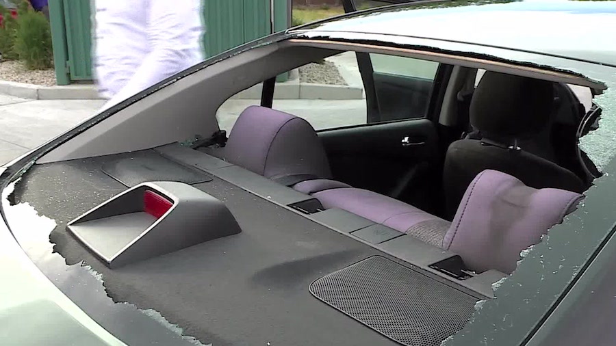 3 people injured, 4 cars damaged after trip through car wash