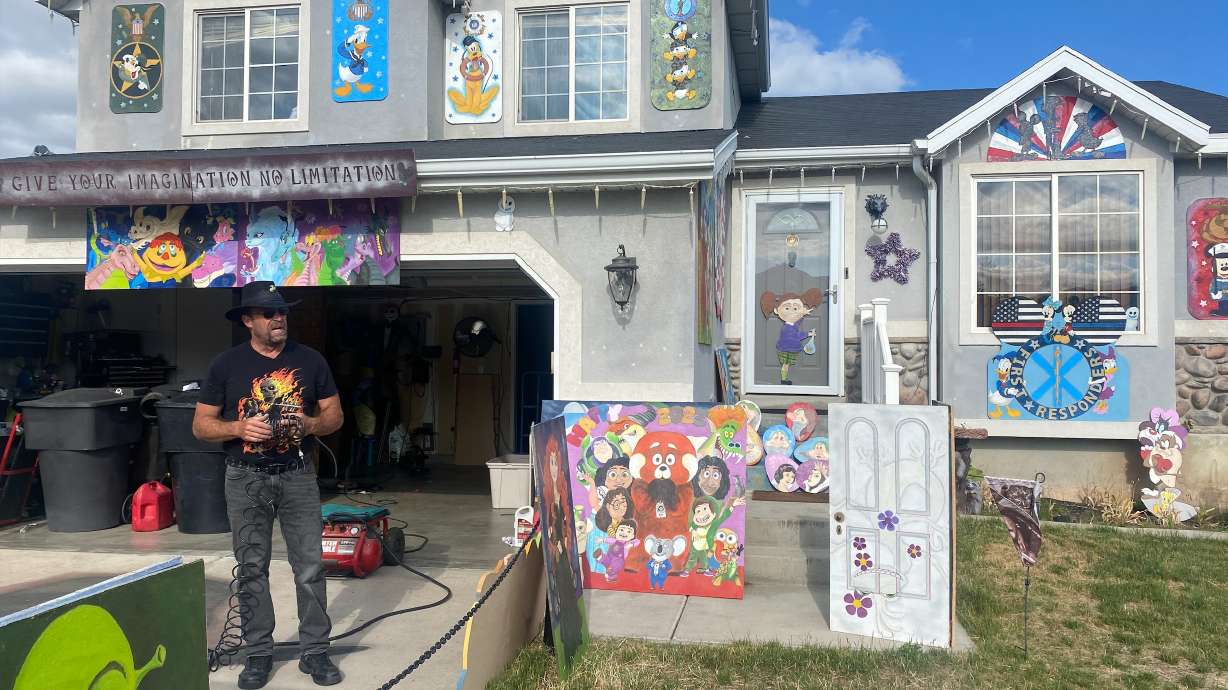 'Ghost Rider of Clinton' brings cheer to neighborhood