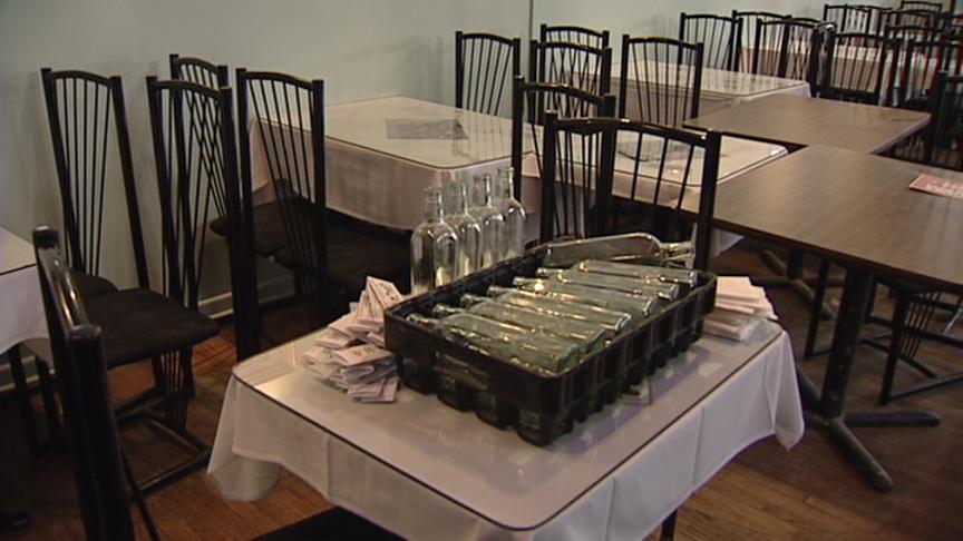 Downtown restaurant hoping to reopen tonight