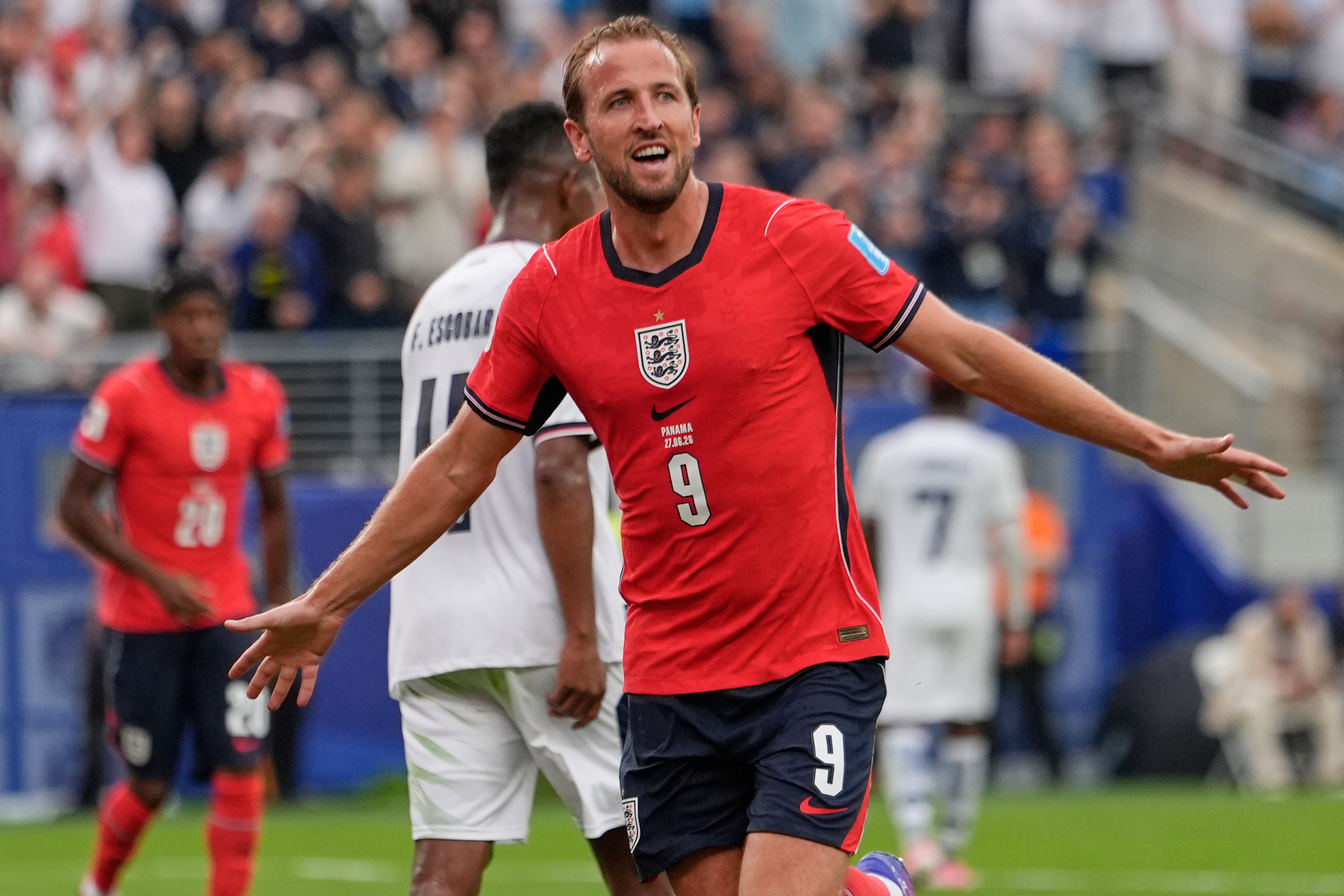 England beats Panama 2-0 on goals by Bellingham and Kane to win its World Cup group