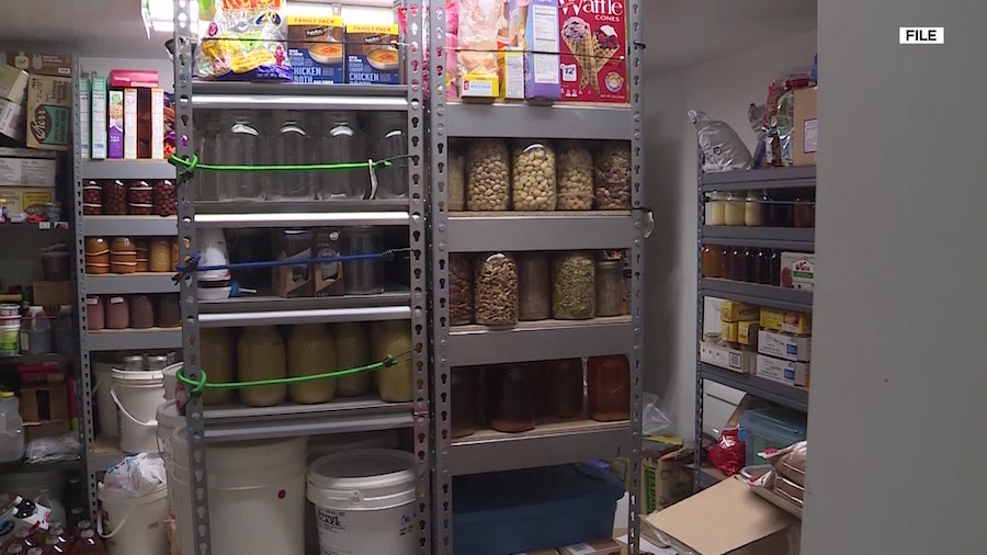 Tips for building an emergency food storage supply