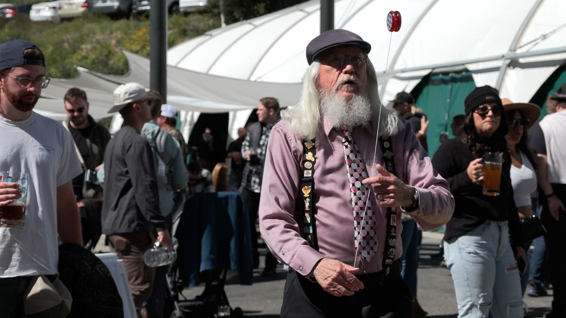 The Yo-Yo Man’s trick to staying happy: Playing with yo-yos