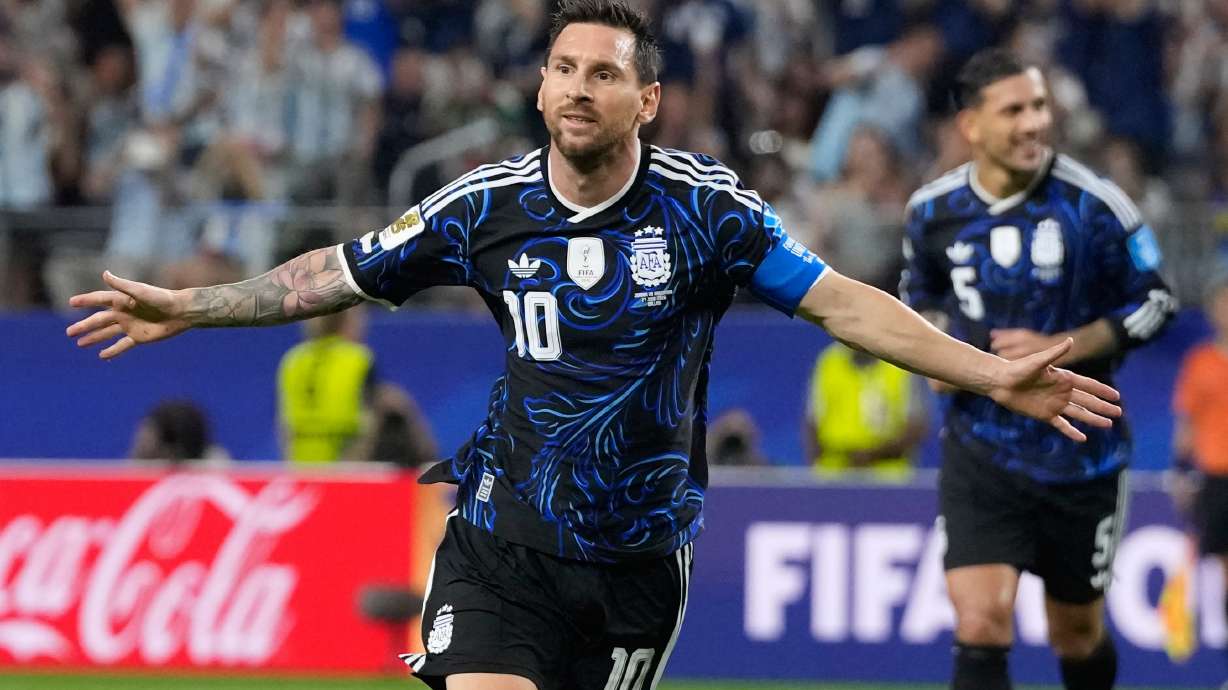 Argentina's Lionel Messi (10) celebrates scoring his side's 3rd goal during the World Cup Group J soccer match between Jordan and Argentina in Arlington, Texas, near Dallas, Saturday, June 27, 2026.