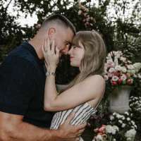 America's royal couple, Taylor and Travis, may wed this week