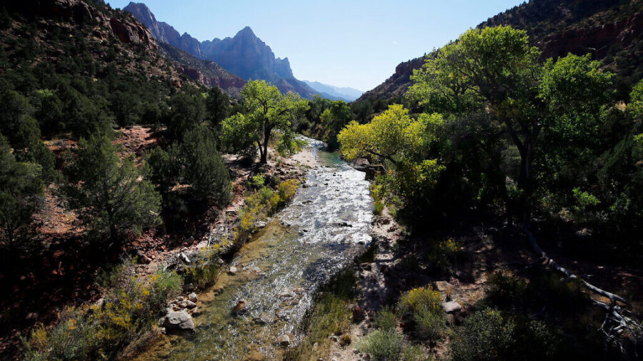 Southern Utah: Potential for flash floods on Sunday and Monday, some flooding in Capitol Reef reported