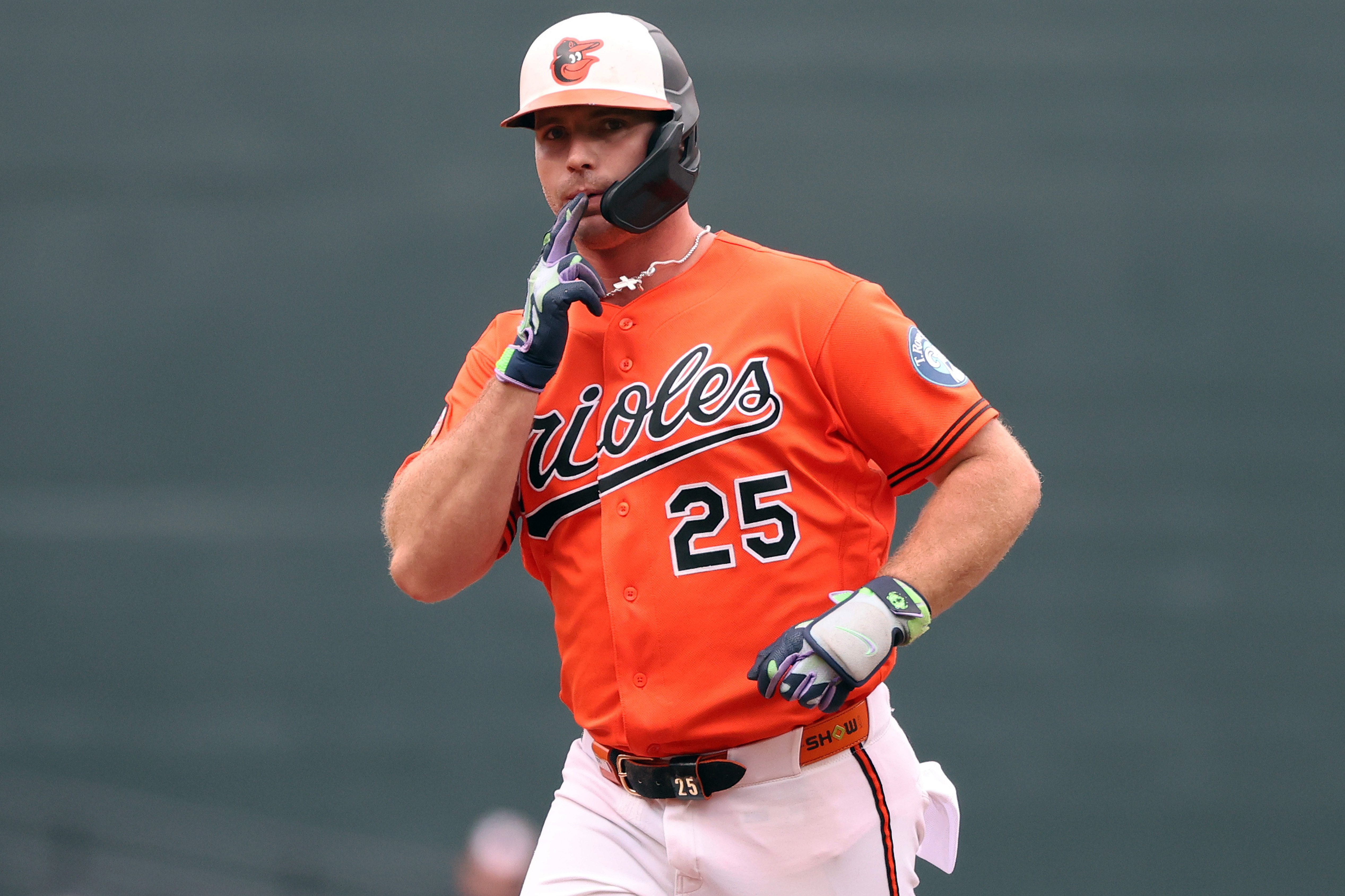 Alonso reaches 500 consecutive games, and Olson is closing in on the Braves' franchise record
