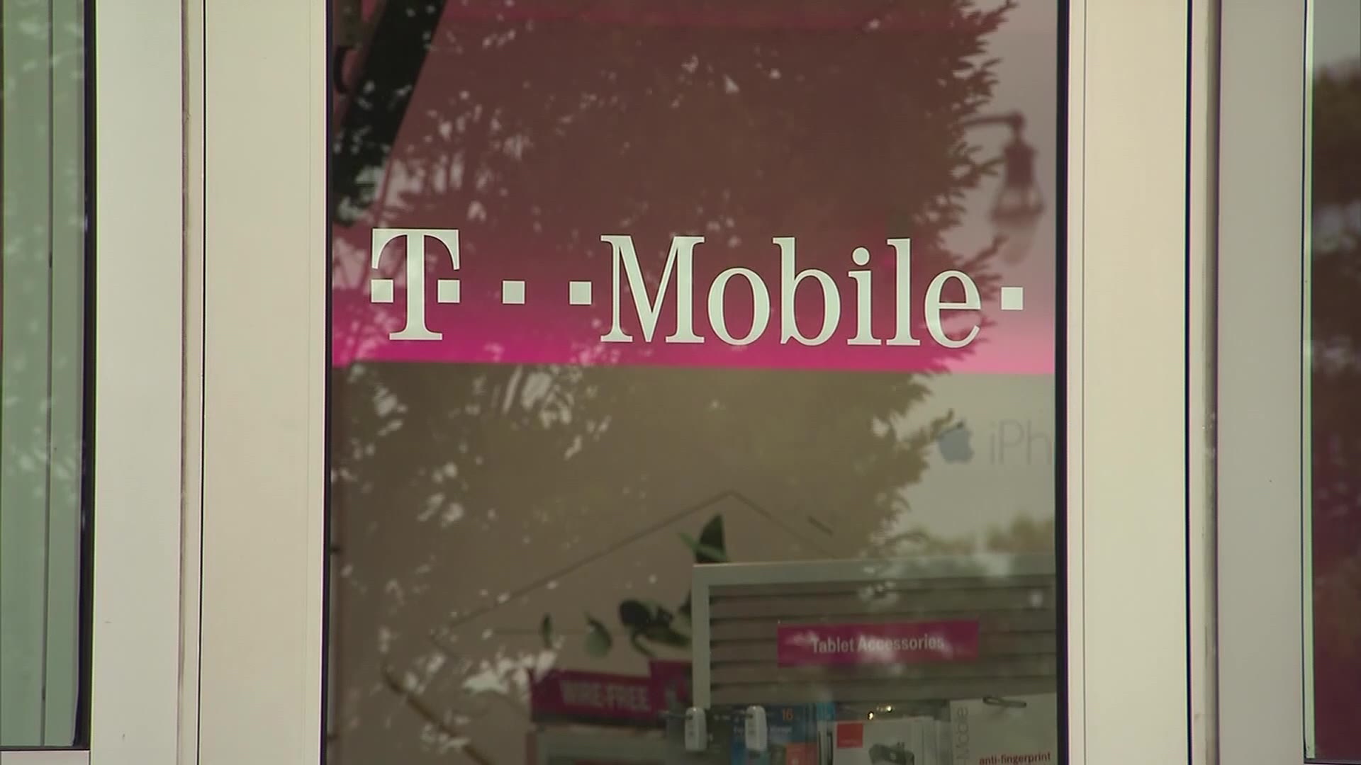 Class action lawsuit alleges T-Mobile broke its price lock guarantee