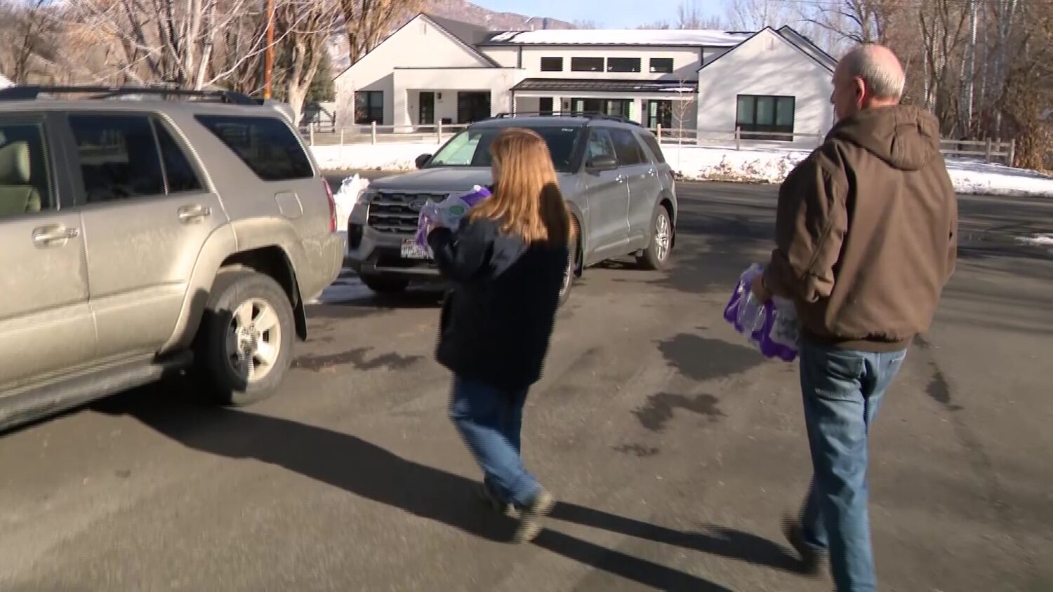 Huntsville volunteers deliver water to elderly during 9 day boil order